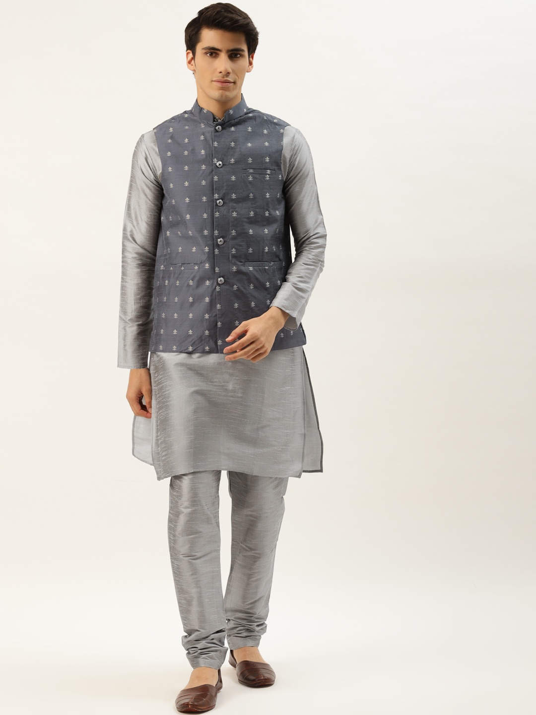 

SOJANYA Men Grey Kurta with Churidar And Nehru Jacket