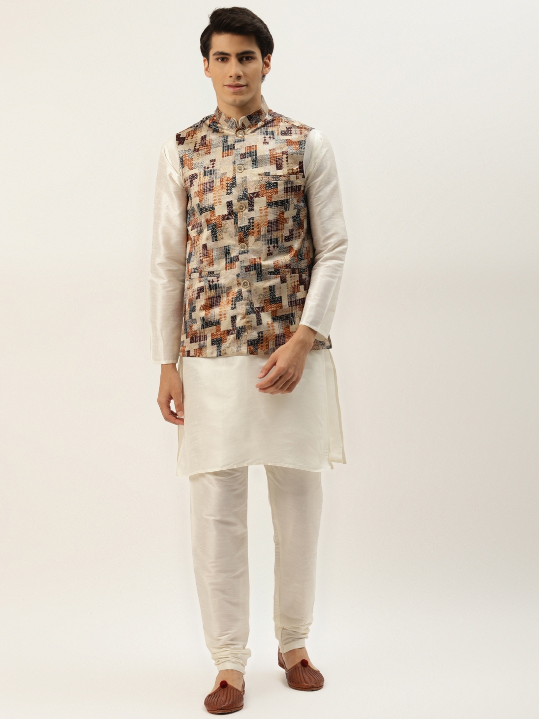 

SOJANYA Men Off White Kurta with Churidar & Nehru Jacket