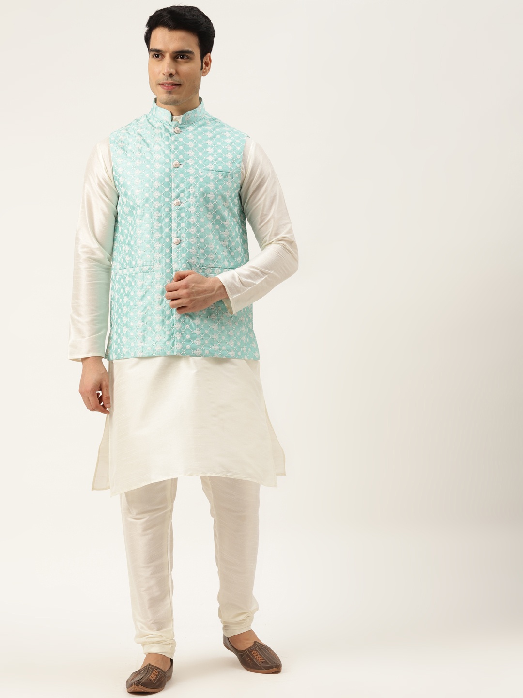 

SOJANYA Men Off White Thread Work Kurta with Churidar & Nehru Jacket