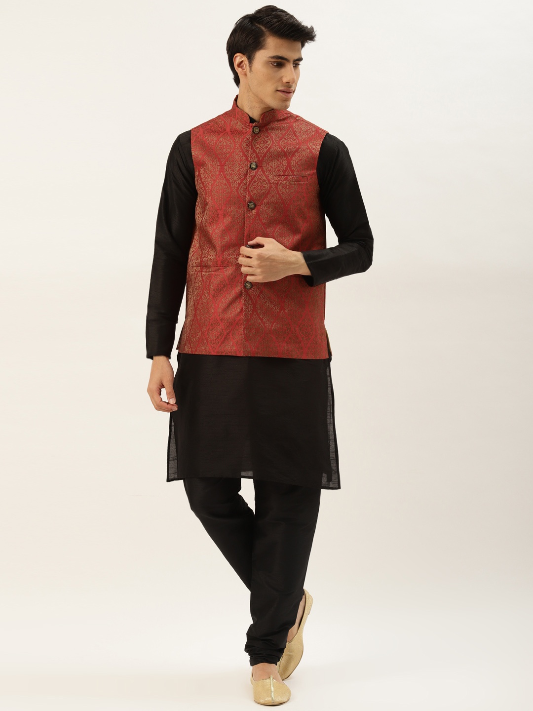 

SOJANYA Men Black Kurta with Churidar & Nehru Jacket