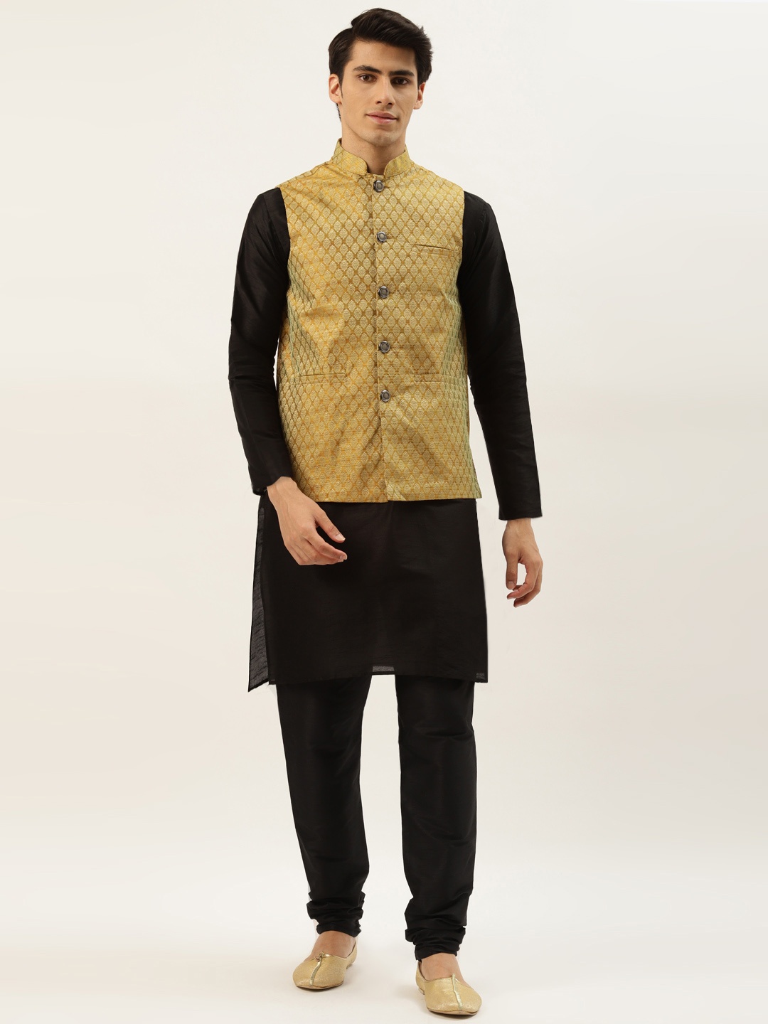 

SOJANYA Men Black Kurta with Churidar & Nehru Jacket