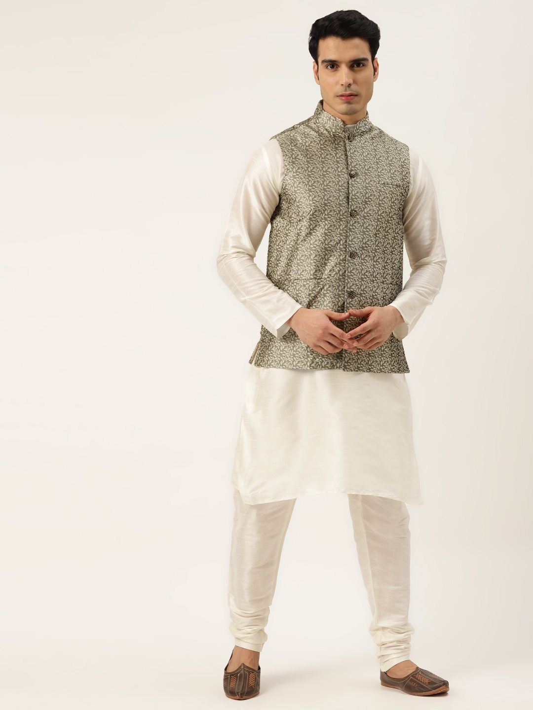 

SOJANYA Men Off White Kurta with Churidar & Nehru Jacket