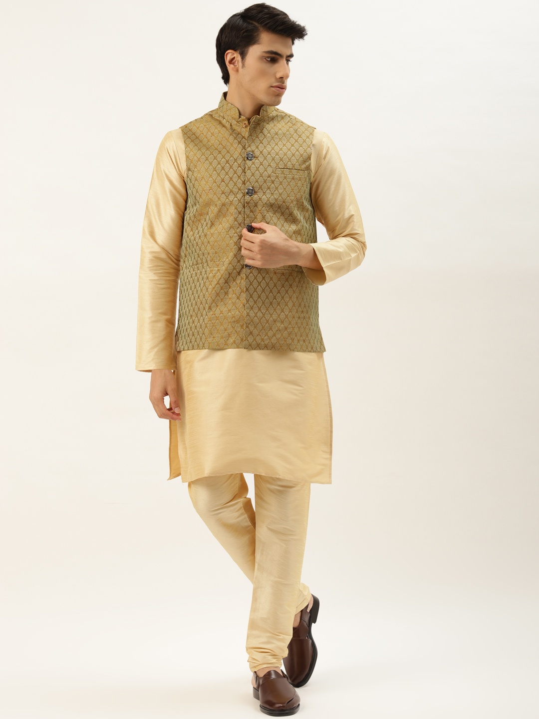 

SOJANYA Men Olive Green & Golden Jacquard Ethnic Motifs Kurta & Churidar with Nehru Jacket