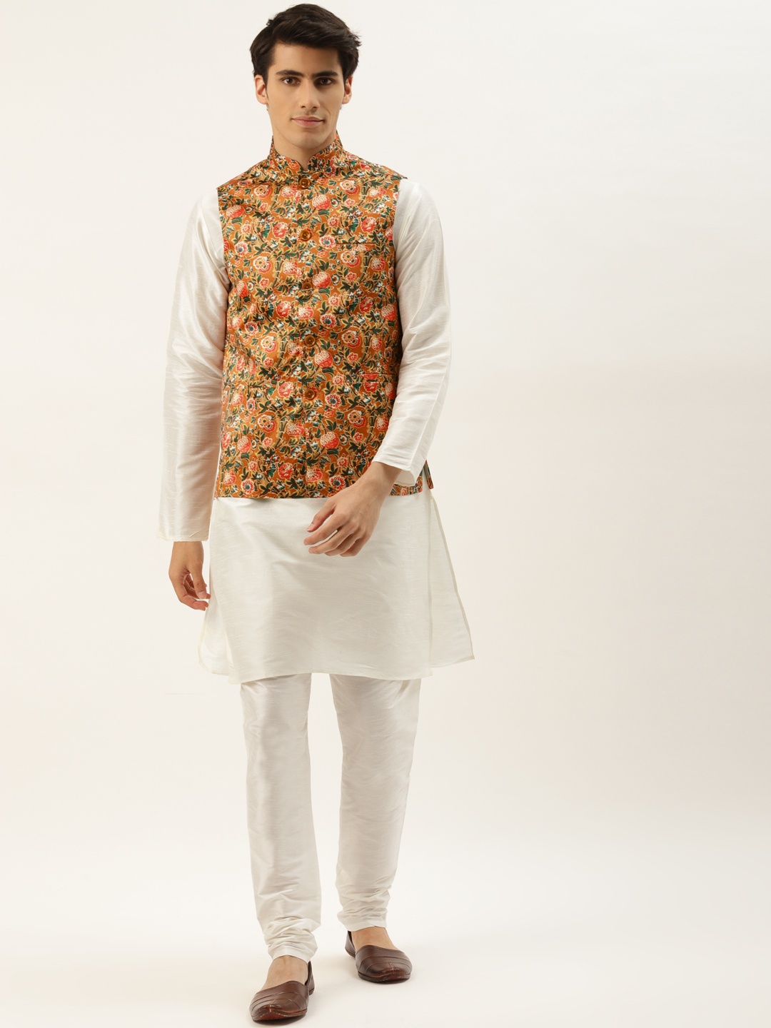 

SOJANYA Men Off White Floral Kurta with Churidar & Nehru Jacket