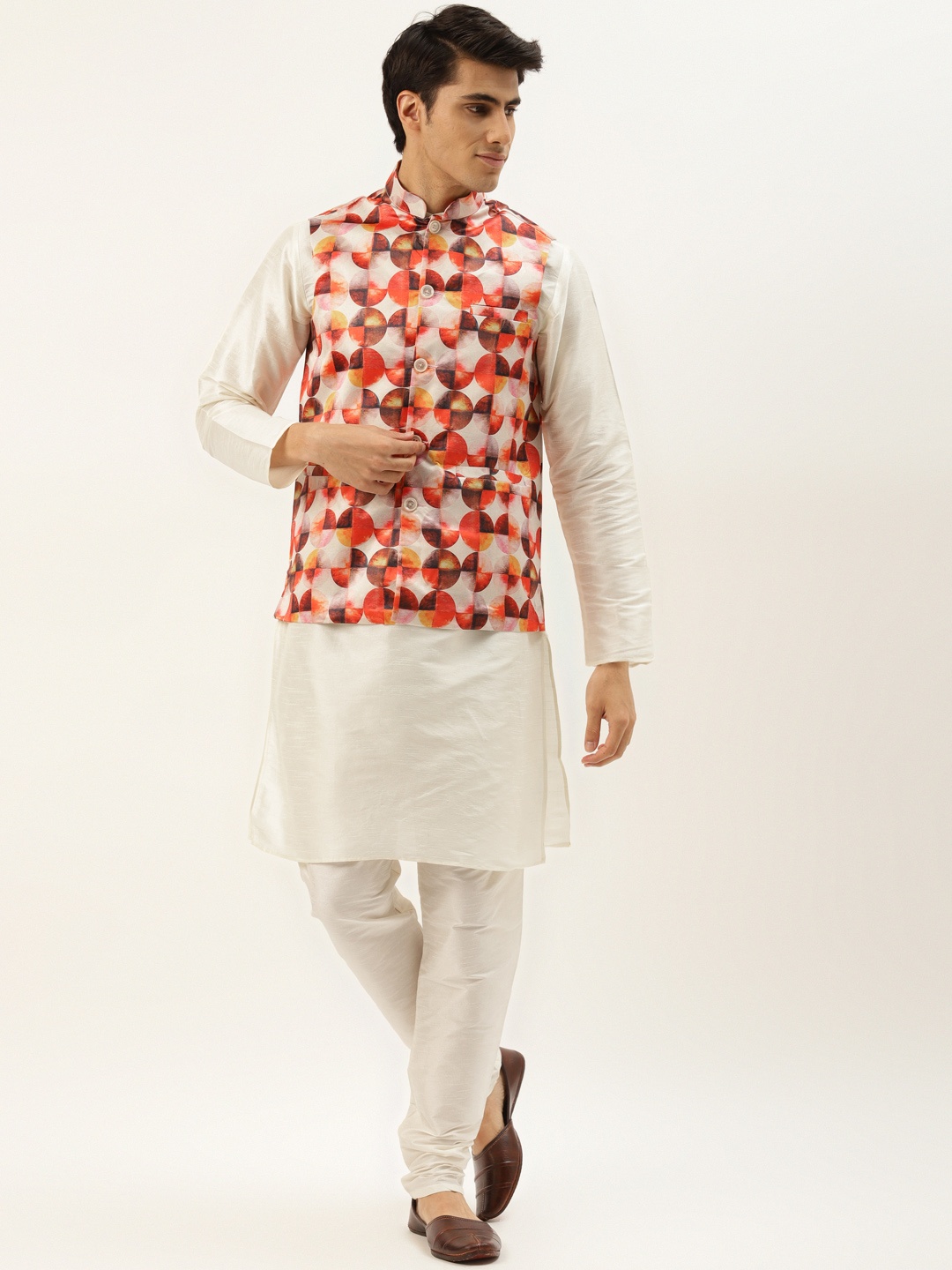 

SOJANYA Men Off White Kurta with Churidar & Nehru Jacket