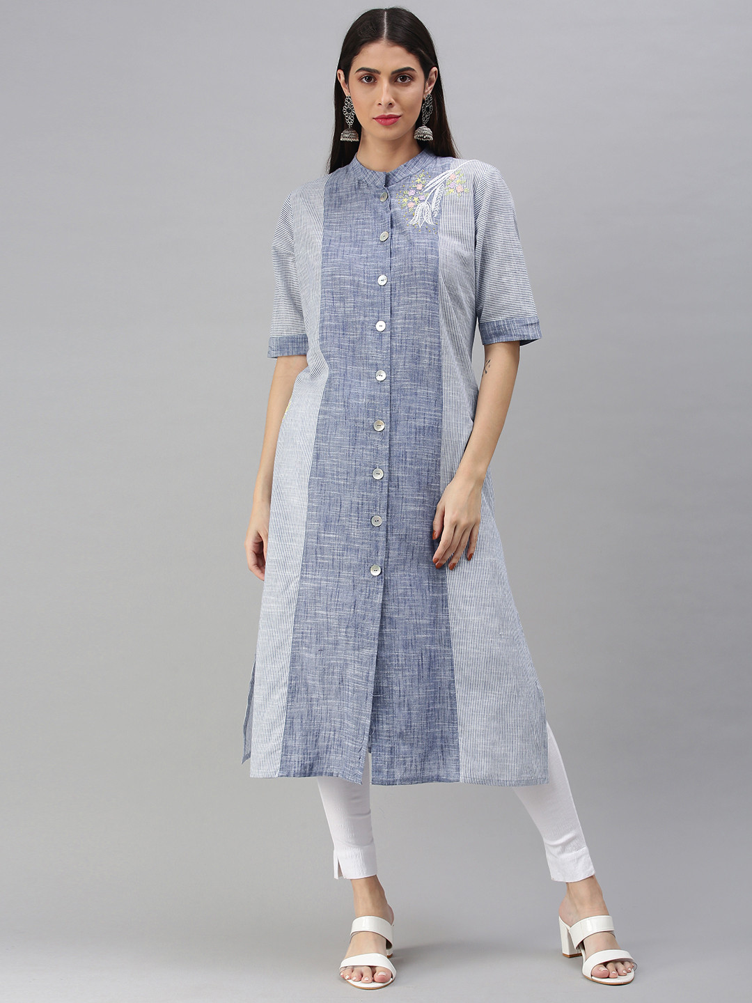 

araaliya Women Blue & White Colourblocked Thread Work Kurta