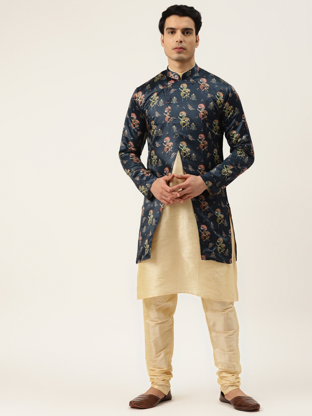 

SOJANYA Men Cream-Coloured & Navy Blue Solid Kurta with Churidar & Jacket, Gold