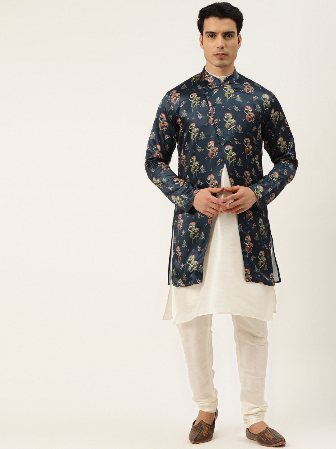 

SOJANYA Men Off White & Navy Blue Kurta with Churidar