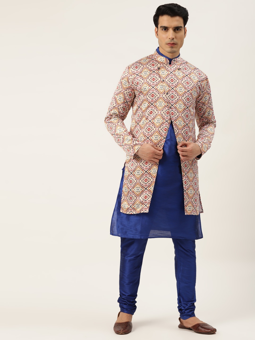 

SOJANYA Men Blue & Off-White Kurta with Churidar