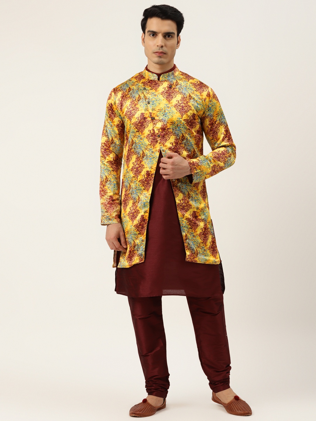 

SOJANYA Men Maroon Solid Kurta with Churidar & Printed Jacket