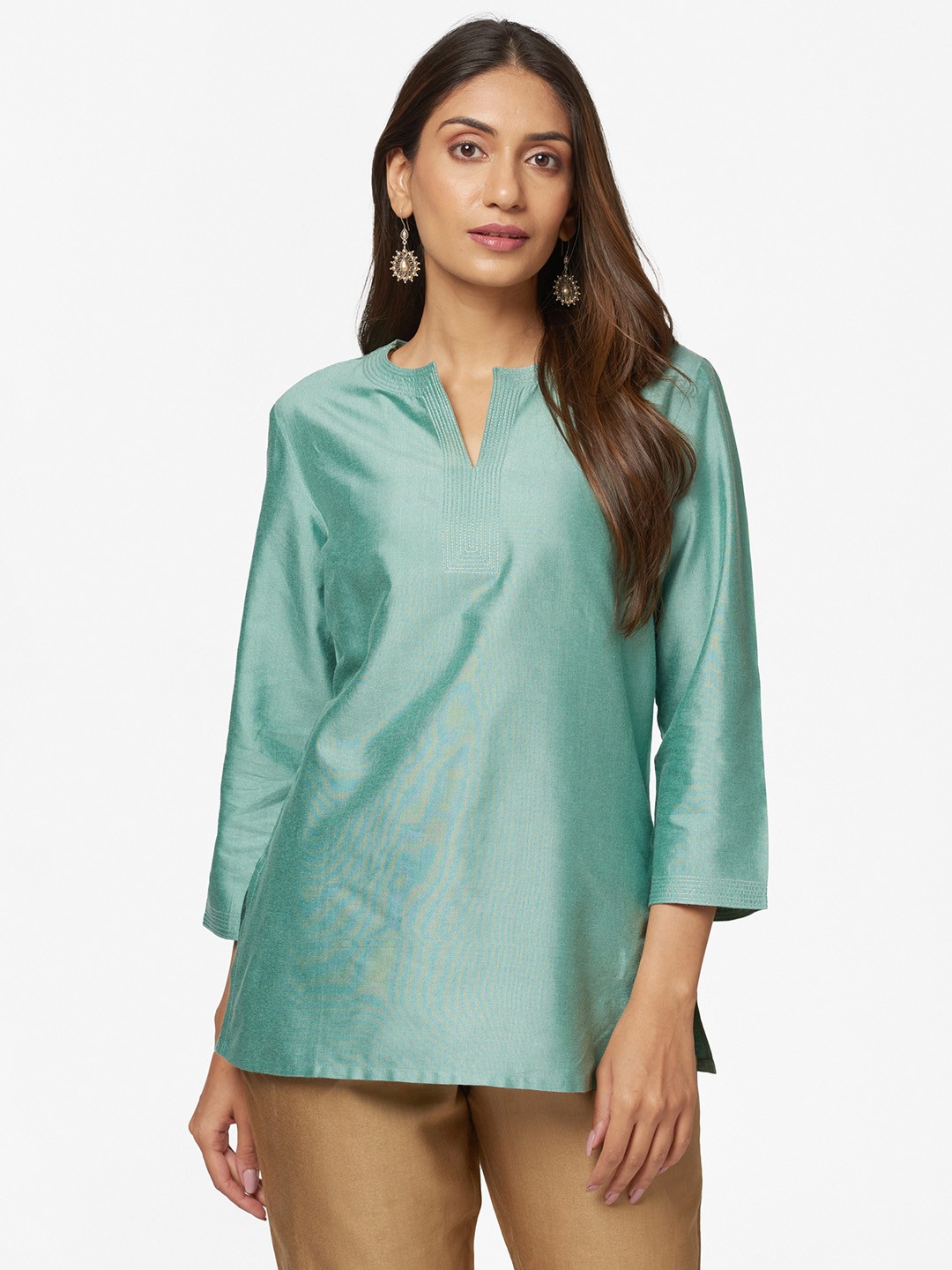 

Fabindia Blue Solid Straight Short Kurti With Zari Work