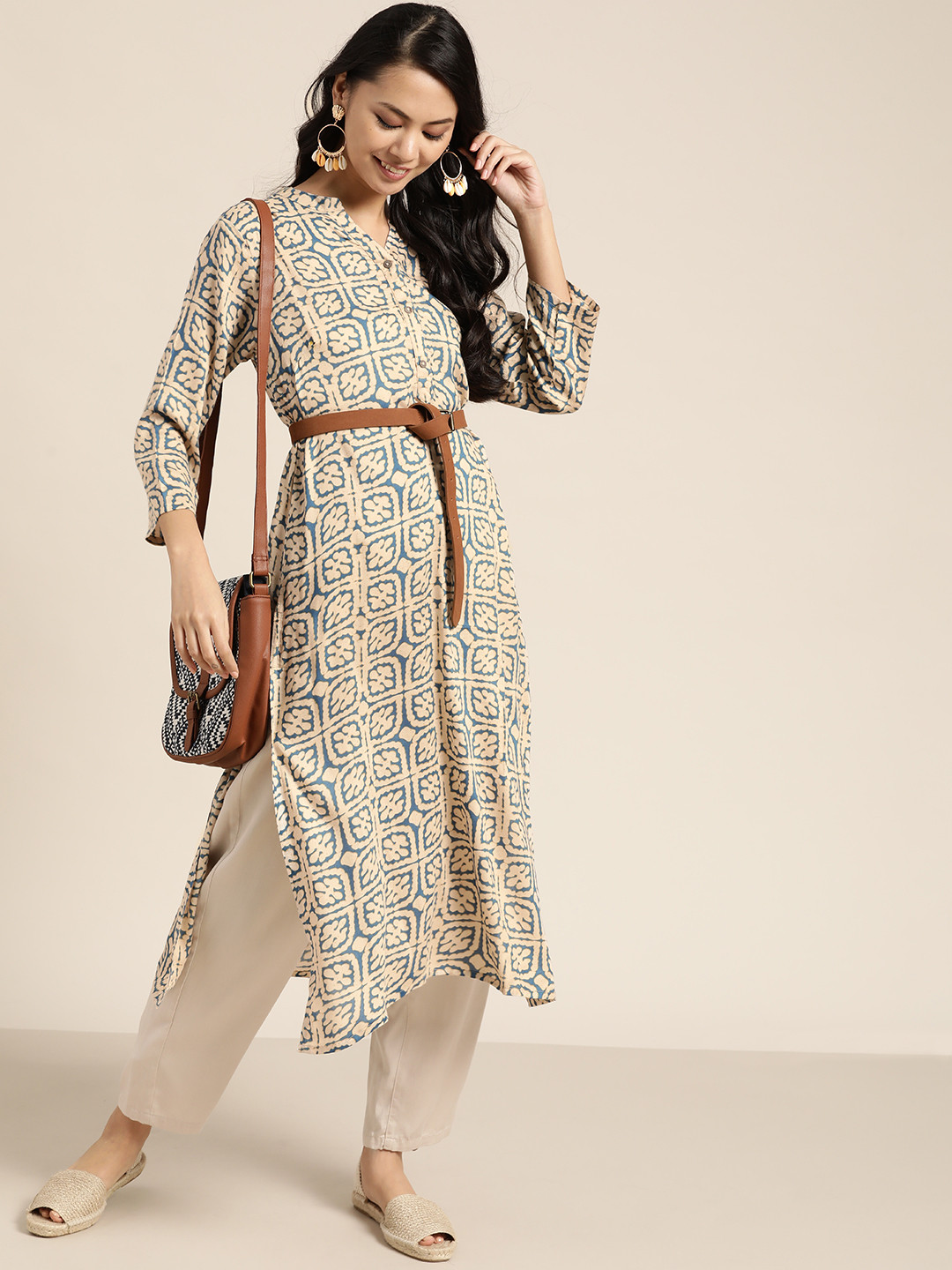 

Sangria Women Cream-Coloured & Blue Ethnic Motifs Print Cotton Straight Kurta