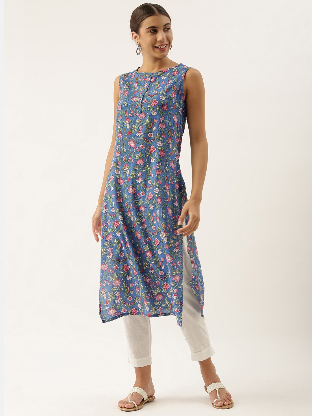 

Sangria Women Blue & Pink Floral Printed Kurta