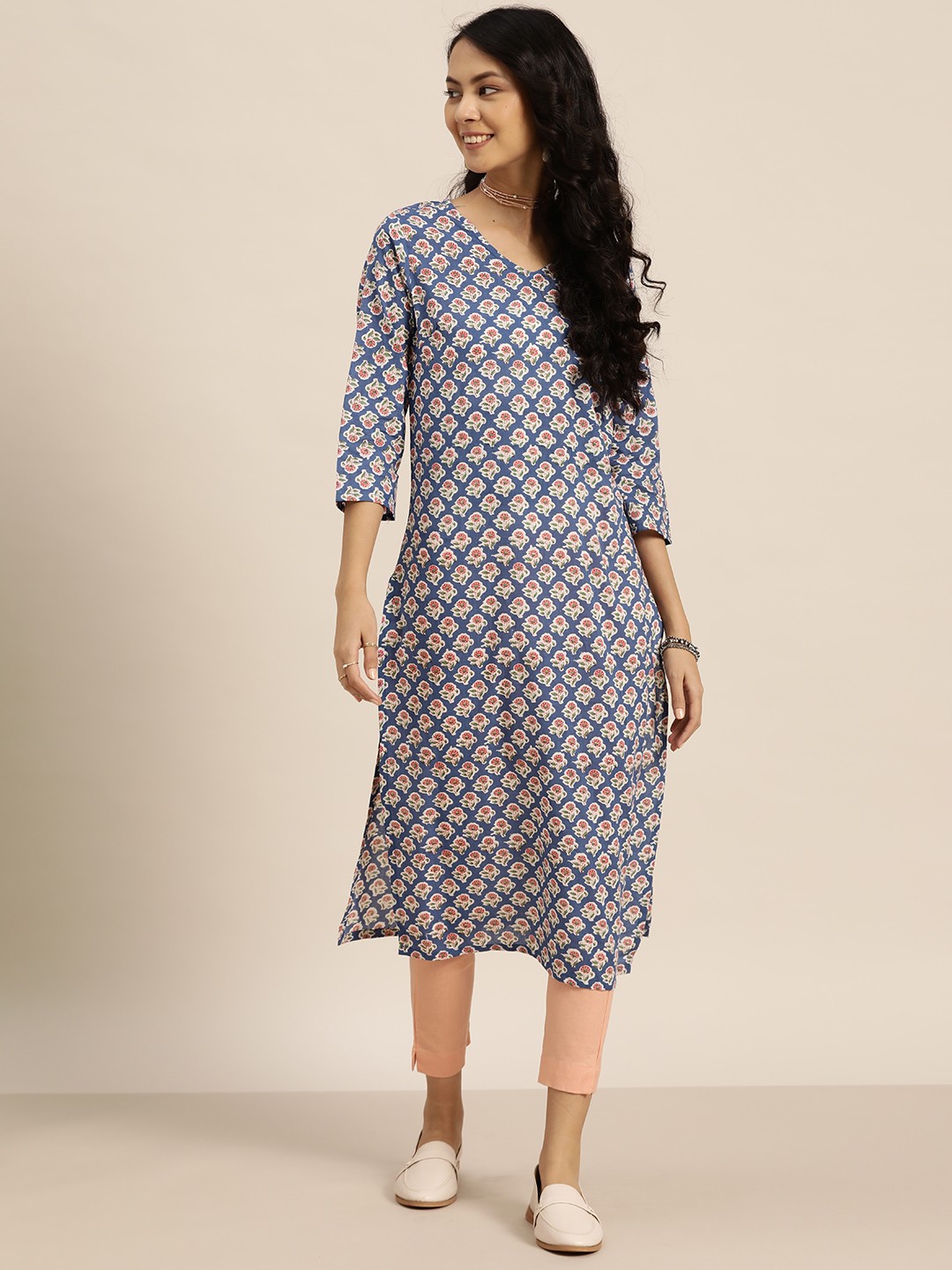 

Sangria Women Blue & White Ethnic Motifs Printed Pure Cotton Kurta