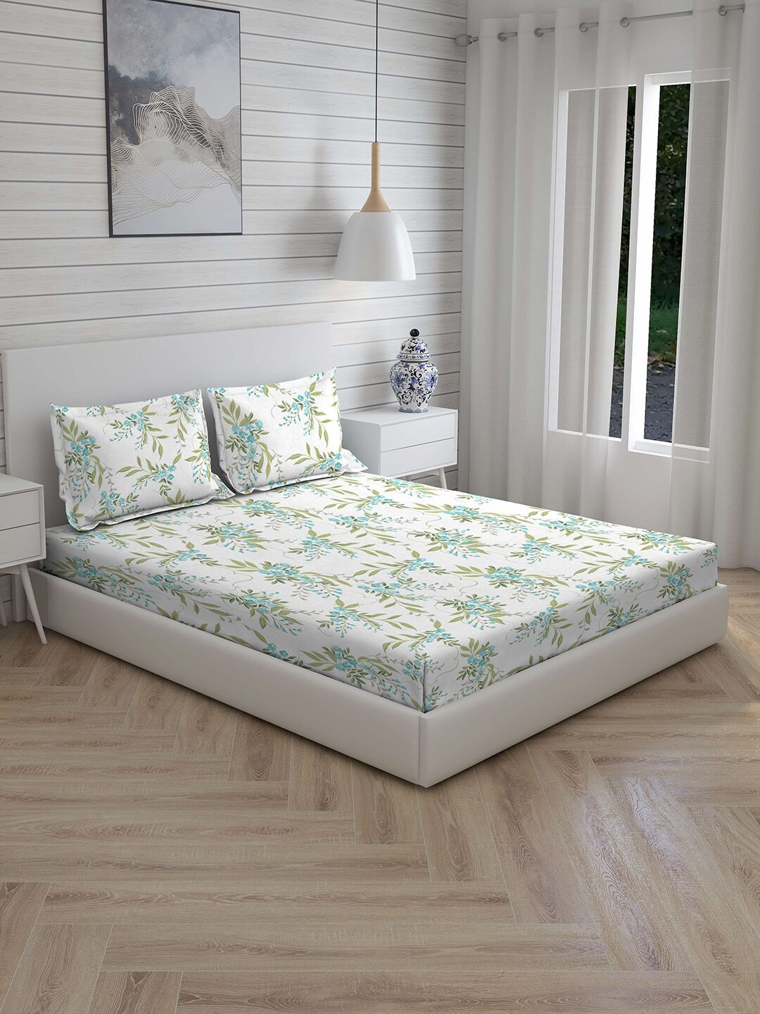 

Boutique Living India White & Turquoise Blue Floral 210 TC Cotton 1 King Bedsheet with 2 Pillow Covers