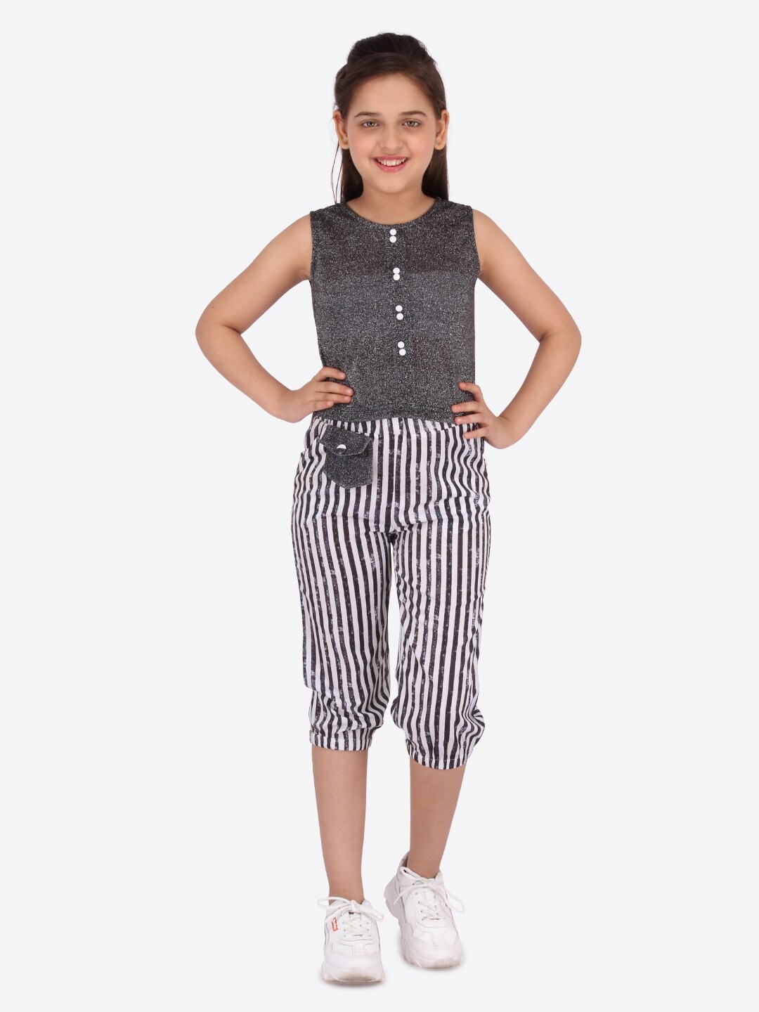 

CUTECUMBER Girls Grey & White Solid Top with Capris