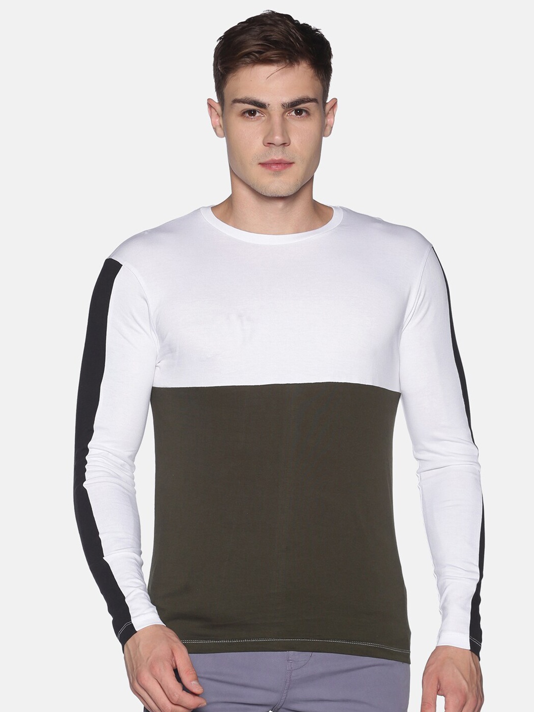 

UrGear Men White & Black Colourblocked Round Neck T-shirt