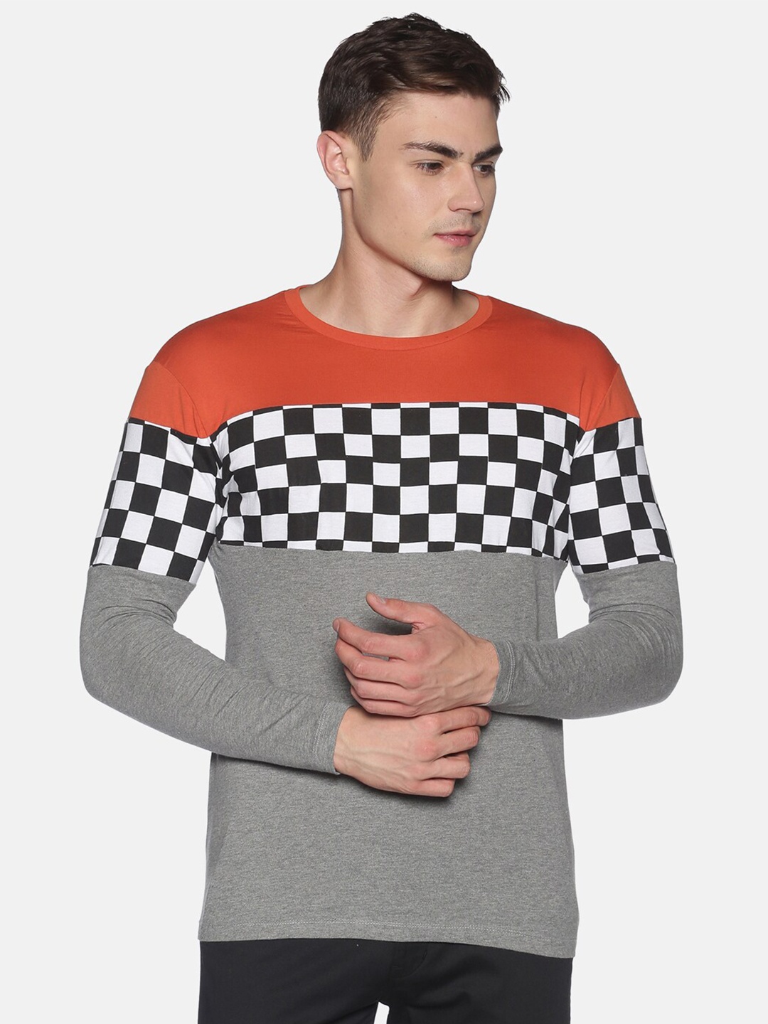 

UrGear Men Grey & Orange Colourblocked Round Neck T-shirt