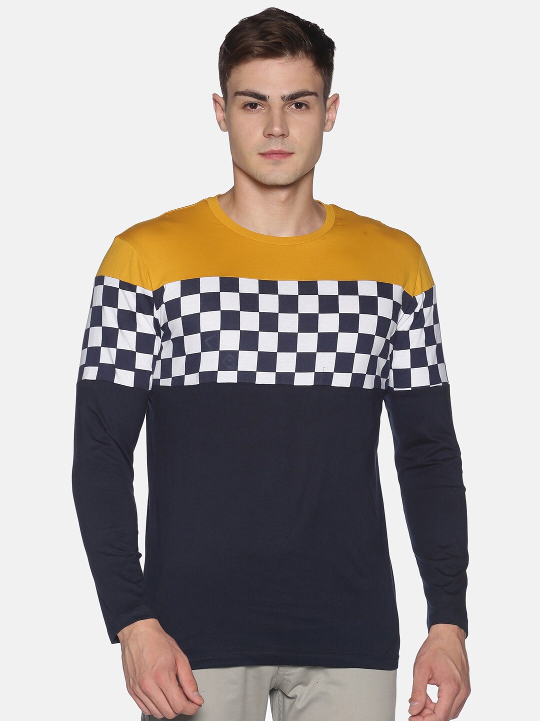 

UrGear Men Navy Blue & Yellow Printed Round Neck T-shirt