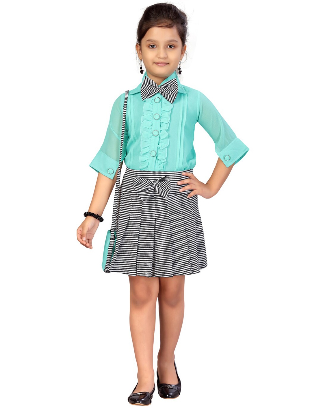 

Aarika Girls Green & Black Solid Top with Skirt