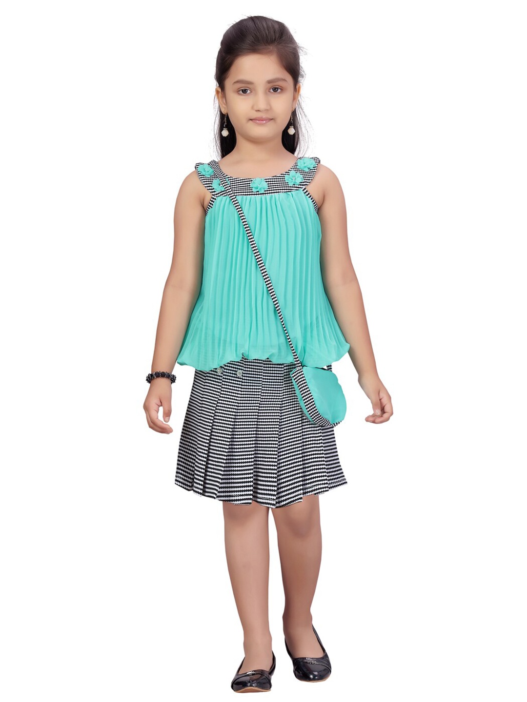 

Aarika Girls Sea Green & Black Solid Top with Skirt