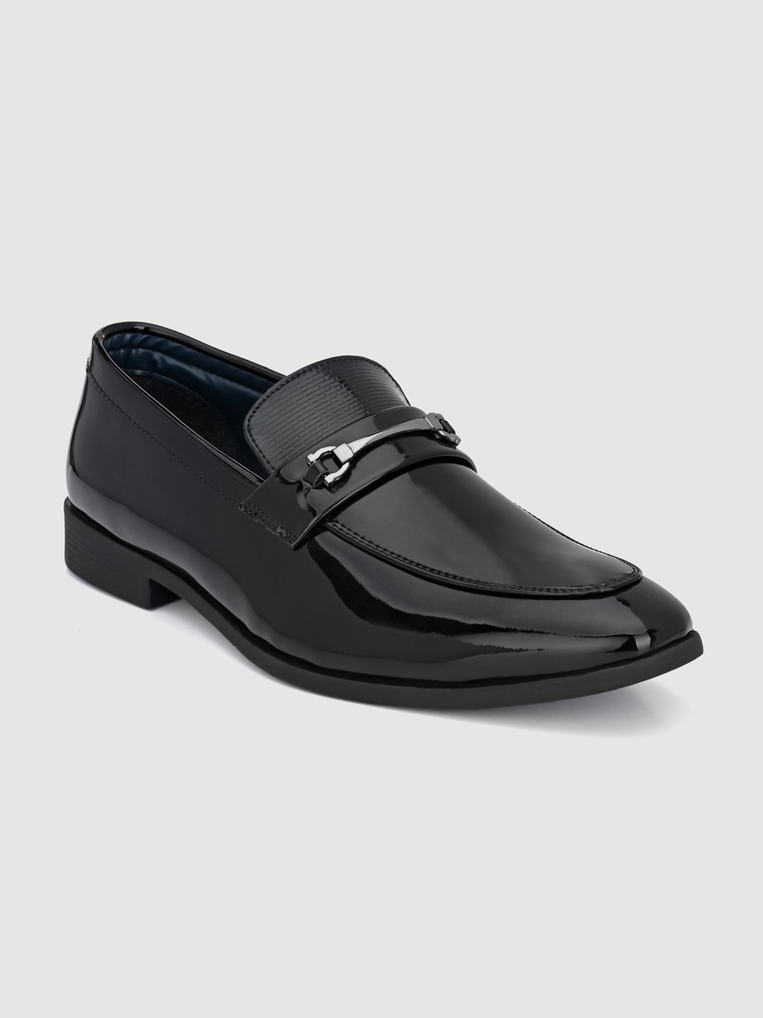 

INVICTUS Men Black Solid Formal Loafers