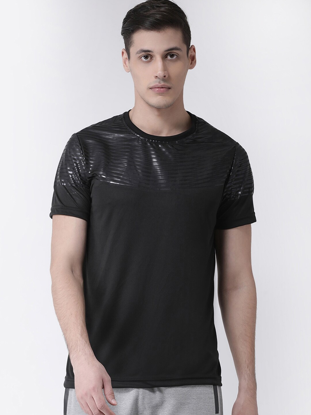 

Club York Men Black Self-Striped Detail Round Neck T-shirt