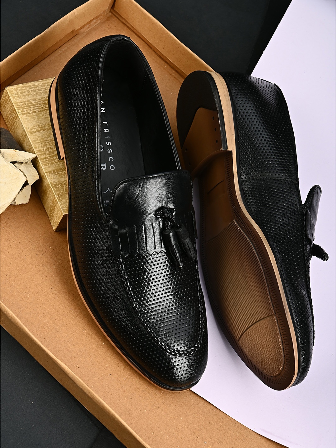 

San Frissco Men Black Textured Leather Loafers