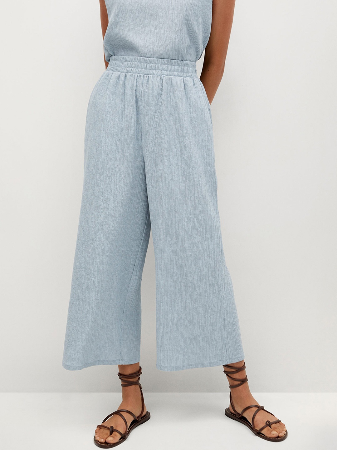 

MANGO Women Blue High-Rise Sustainable Crinkled Effect Solid Cropped Culottes