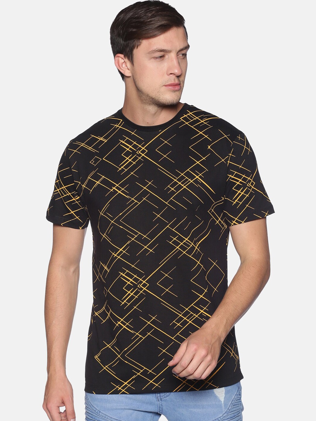 

UrGear Men Black & Yellow Printed Round Neck T-shirt