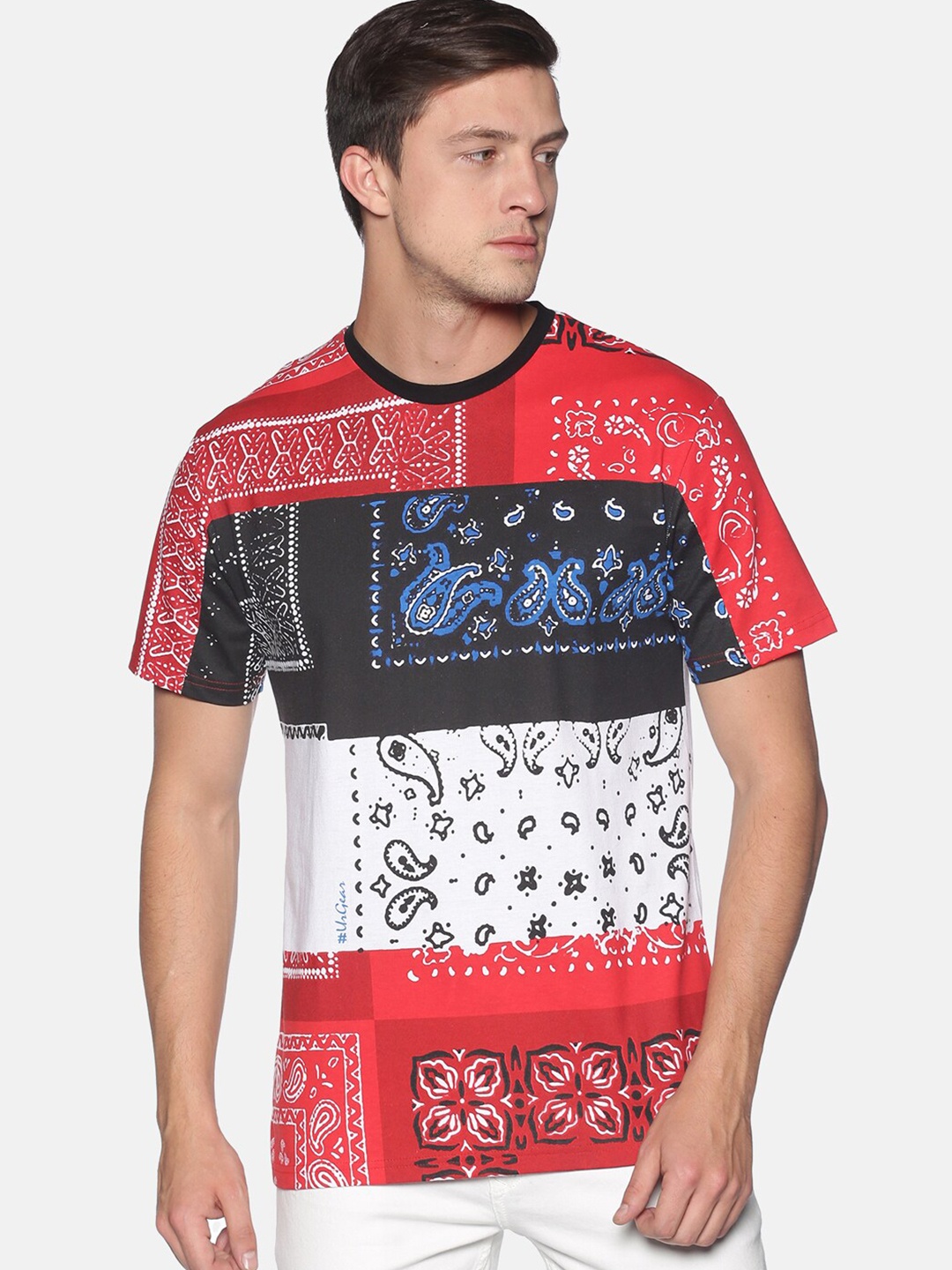 

UrGear Men Red & White Printed Round Neck T-shirt