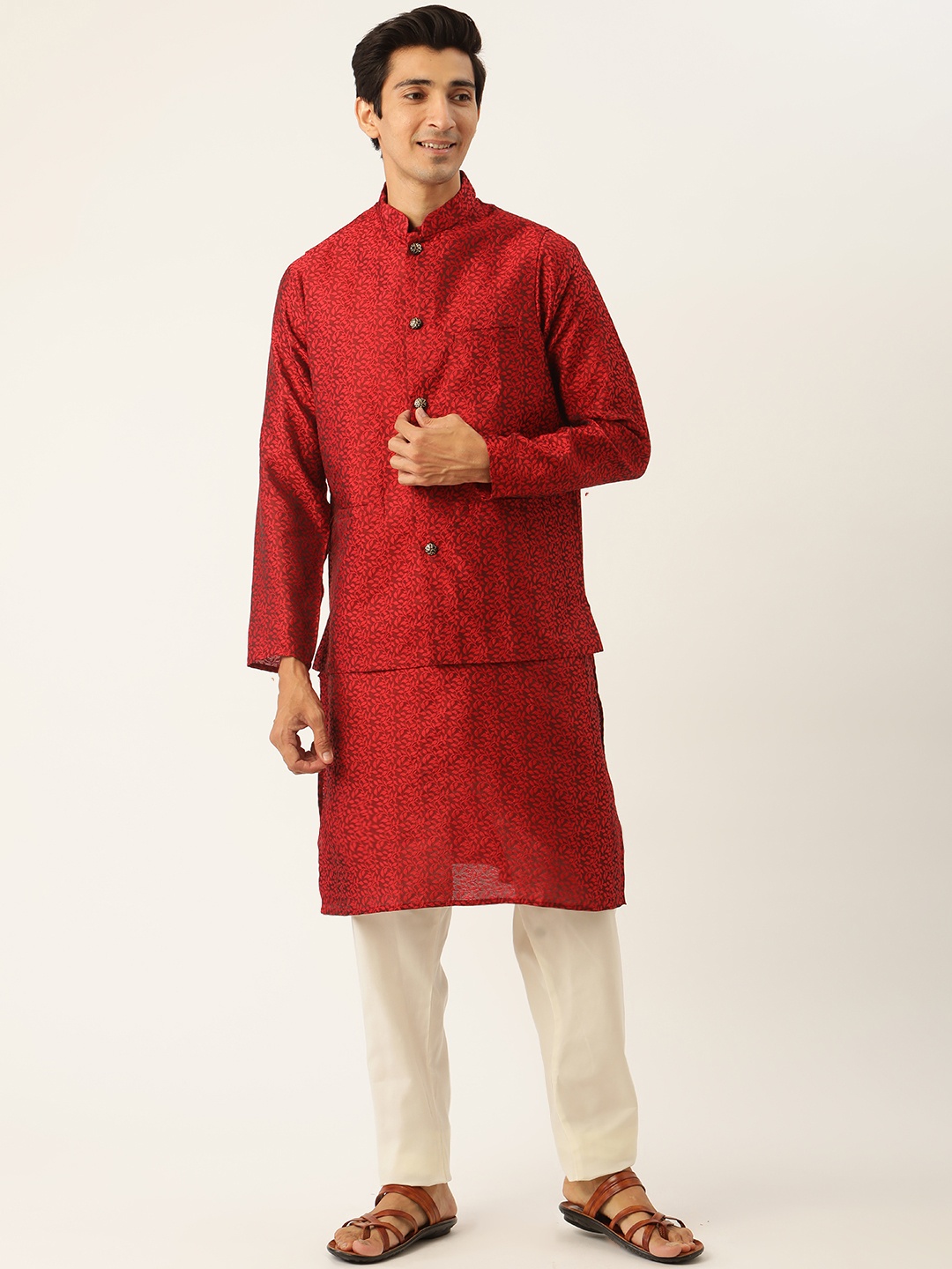 

SOJANYA Men Maroon & Off-White Jacquard Kurta with Pyjama & Nehru Jacket