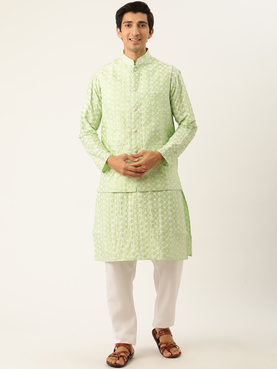 

SOJANYA Men Sea Green & White Embroidered Kurta with Pyjamas & Nehru Jacket