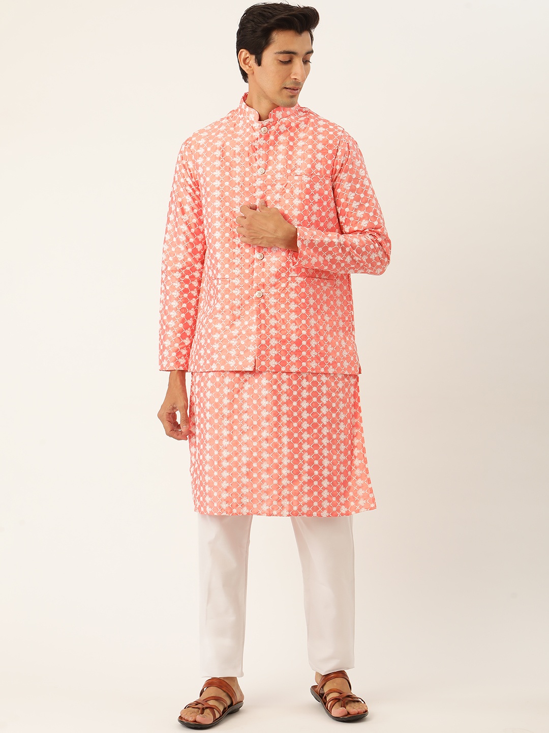 

SOJANYA Men Peach-Coloured & White Embroidered Kurta with Pyjamas & Nehru Jacket