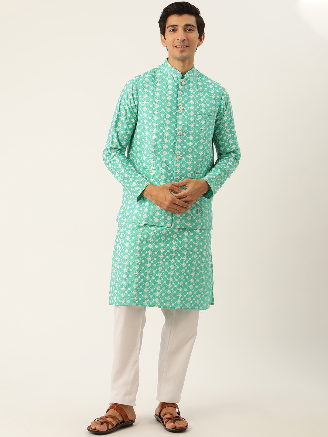 

SOJANYA Men Blue Ethnic Motifs Embroidered Kurta Set With Nehru Jacket