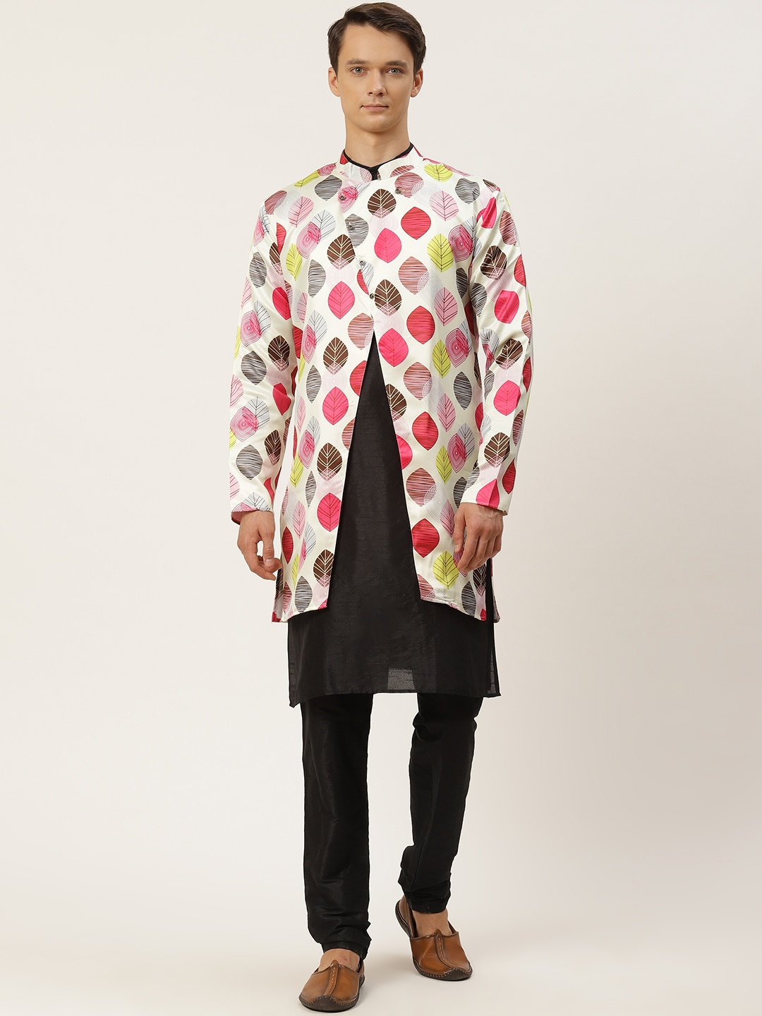

SOJANYA Men Black & Pink Kurta with Churidar