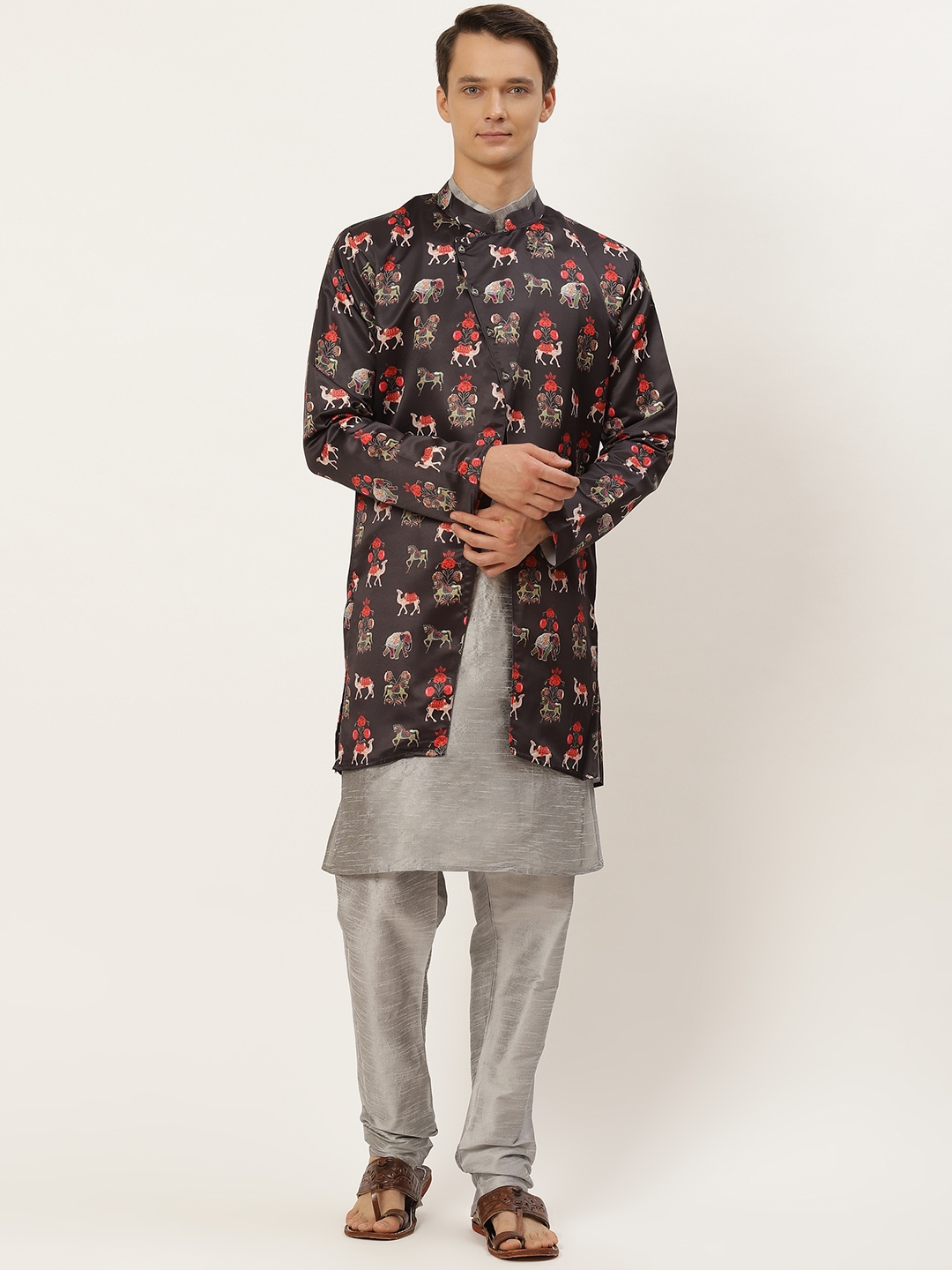 

SOJANYA Men Grey Solid Kurta with Churidar & Ethnic Jacket