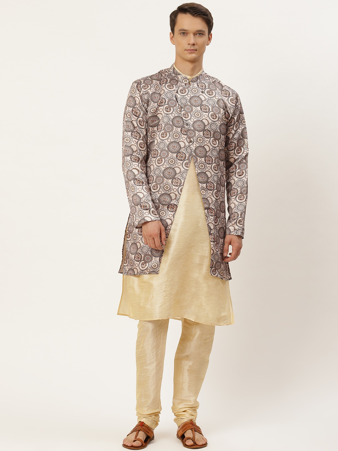 

SOJANYA Men Beige Solid Kurta Set With Printed Jacket