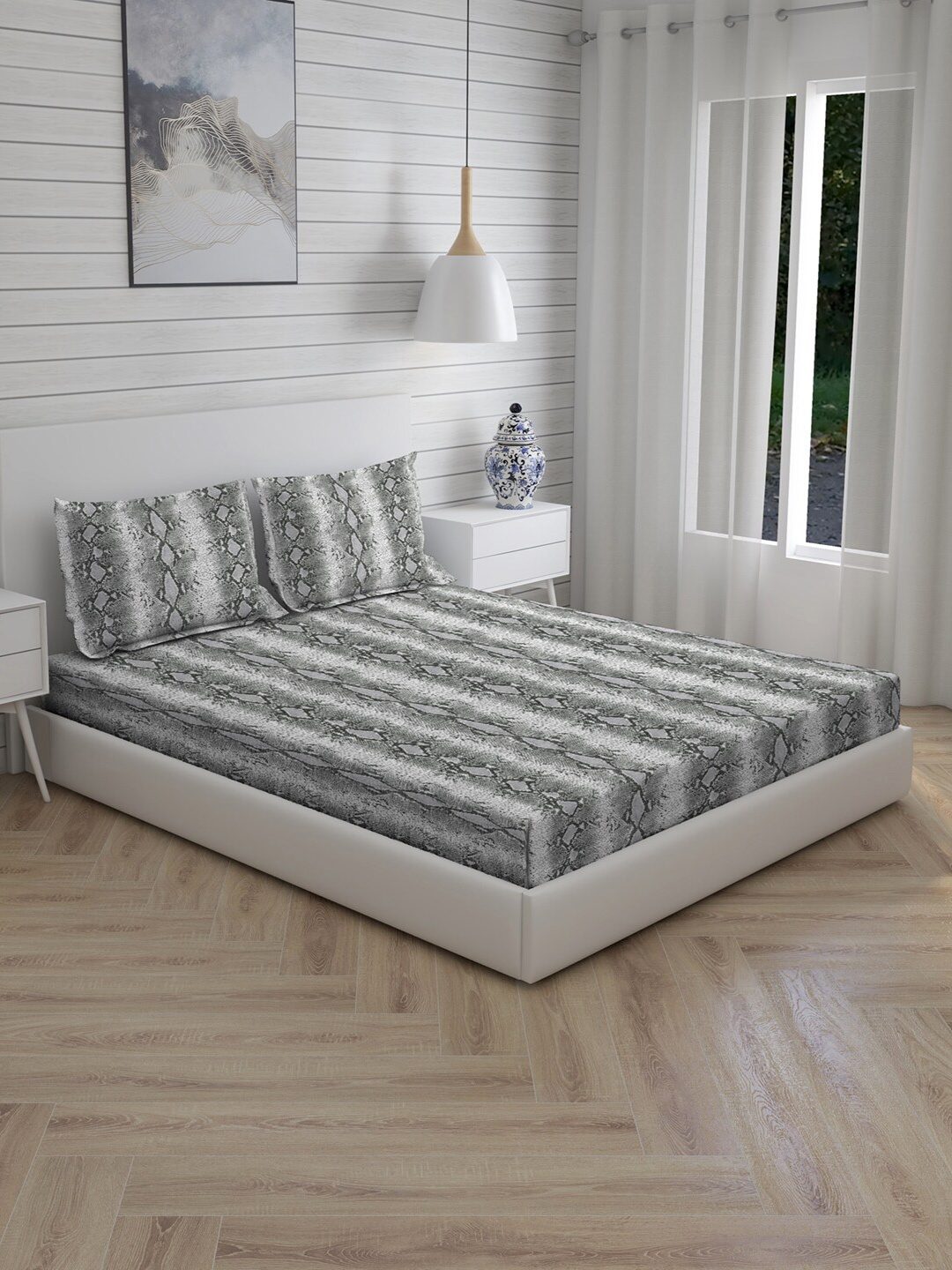 

Boutique Living India Grey & White Abstract 300 TC Cotton 1 King Bedsheet with 2 Pillow Covers