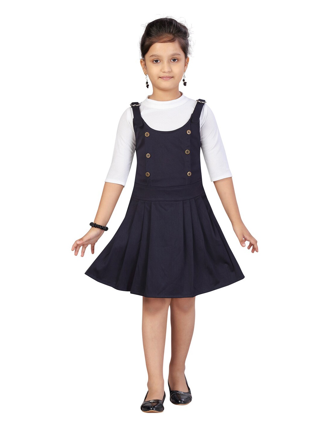 

Aarika Girls White Solid Pinafore Dress With Tshirt