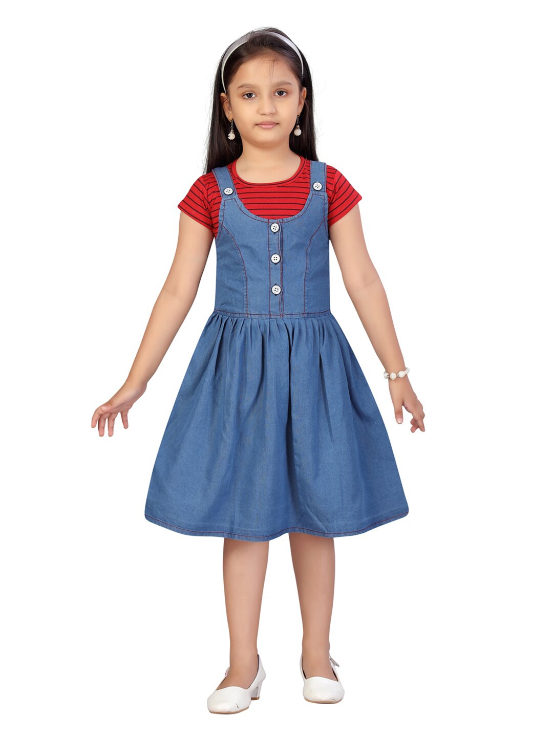 

Aarika Girls Red Solid Pinafore Dress With Tshirt