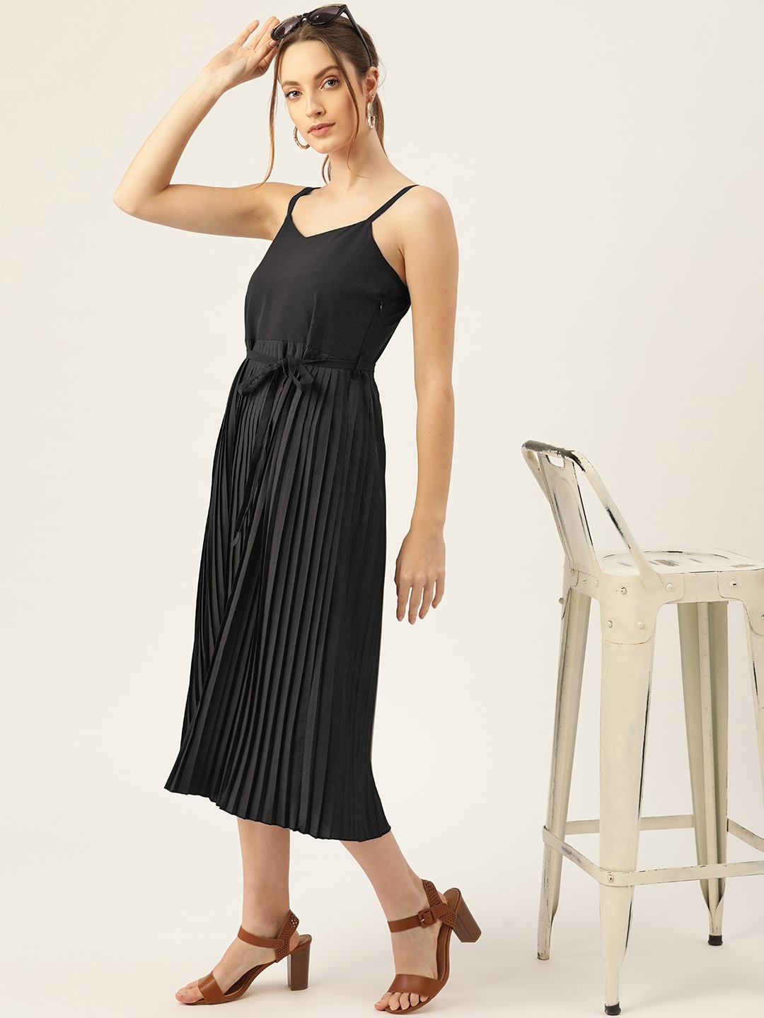 

DressBerry Black Solid Accordion Pleated A-Line Dress with Belt