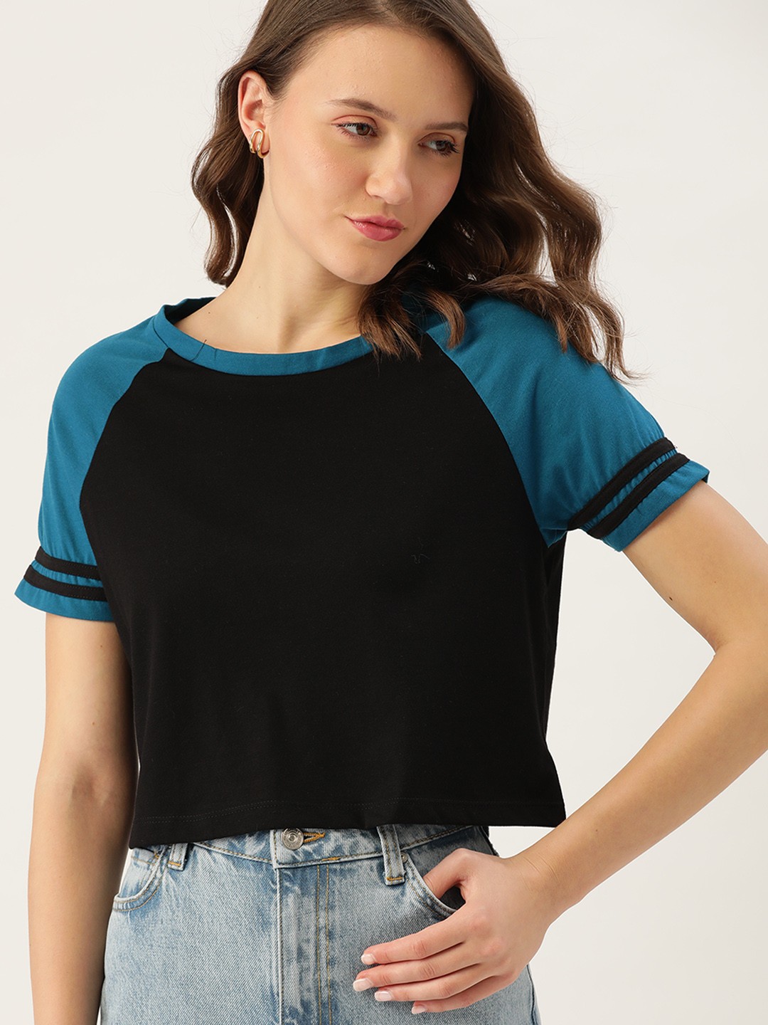 

DressBerry Women Black Solid Cropped T-shirt
