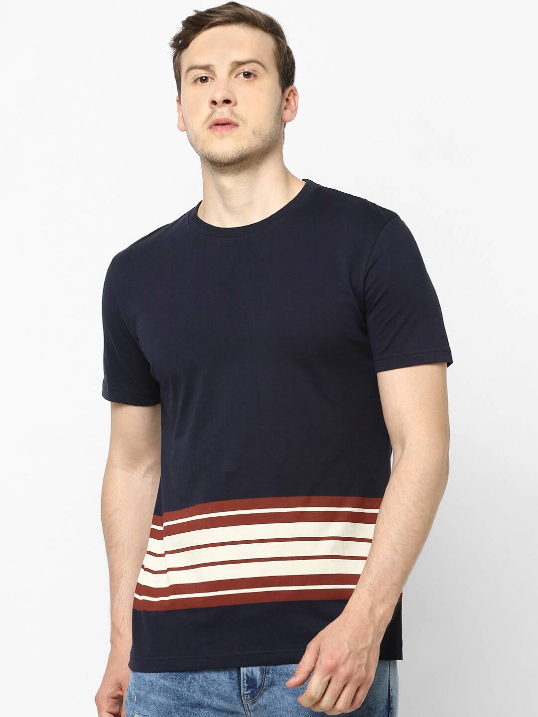 

Celio Men Navy Blue Striped Round Neck T-shirt