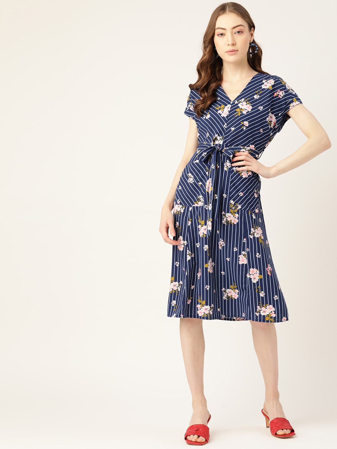 

DressBerry Blue & Pink Floral Floral A-Line Dress with Belt