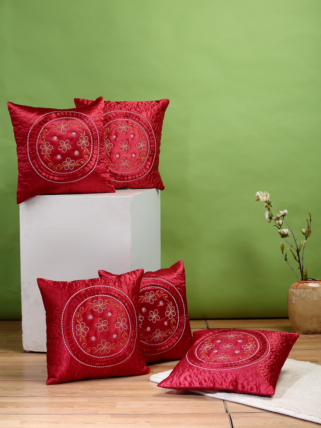 

DREAM WEAVERZ Red & White Set of 5 Embroidered Square Cushion Covers