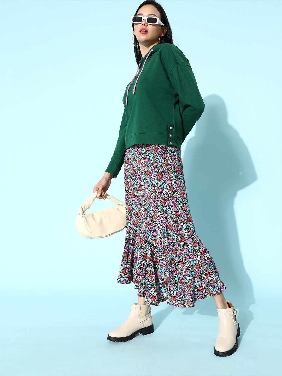 

DressBerry Women Green Solid Sweatshirt