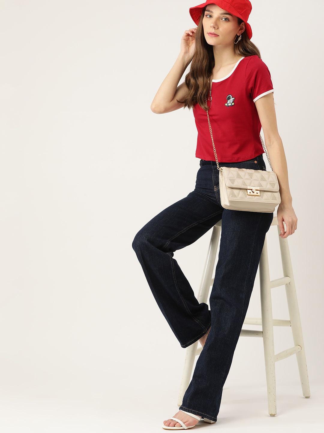 

DressBerry Women Red Pure Cotton Applique Zipper T-shirt