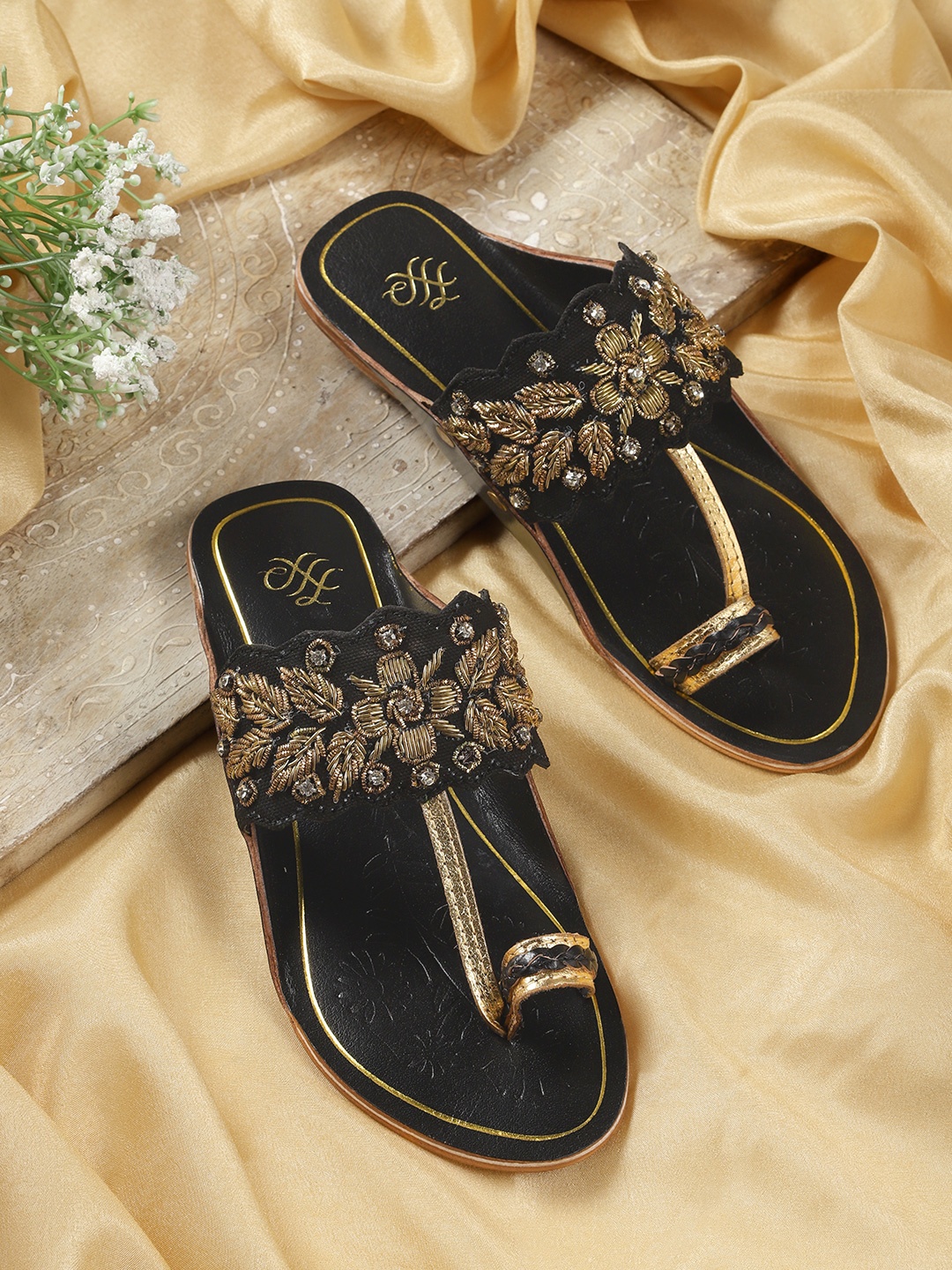 

House of Pataudi Women Black & Gold-Toned Embellished Handcrafted One Toe Flats