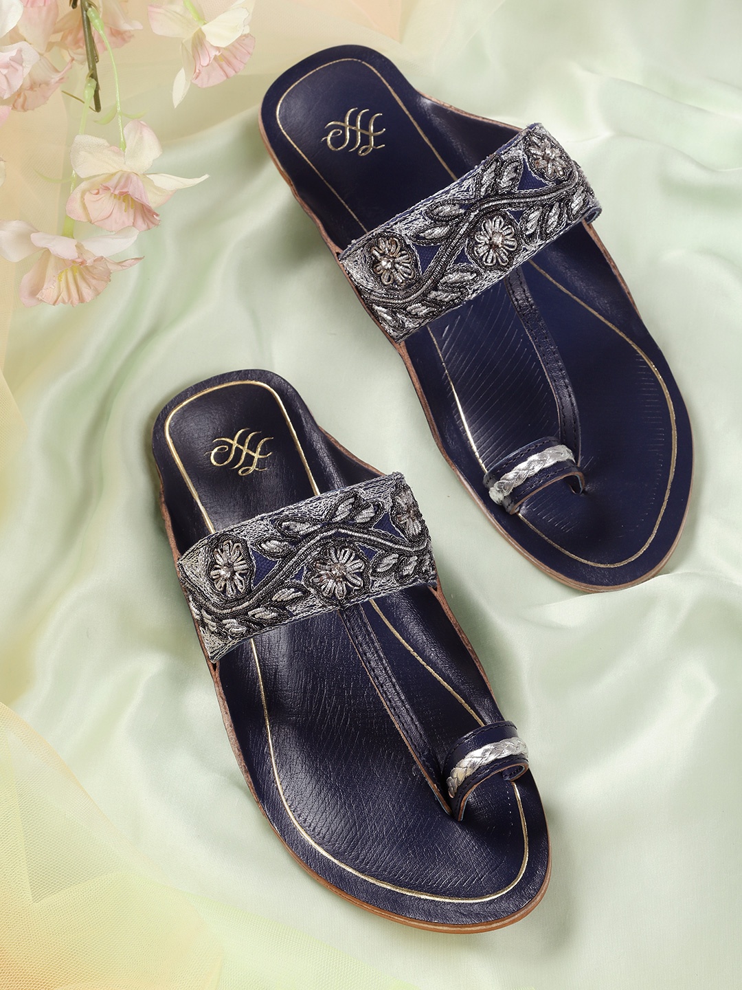 

House of Pataudi Women Navy Blue & Silver Embellished Handcrafted One Toe Flats